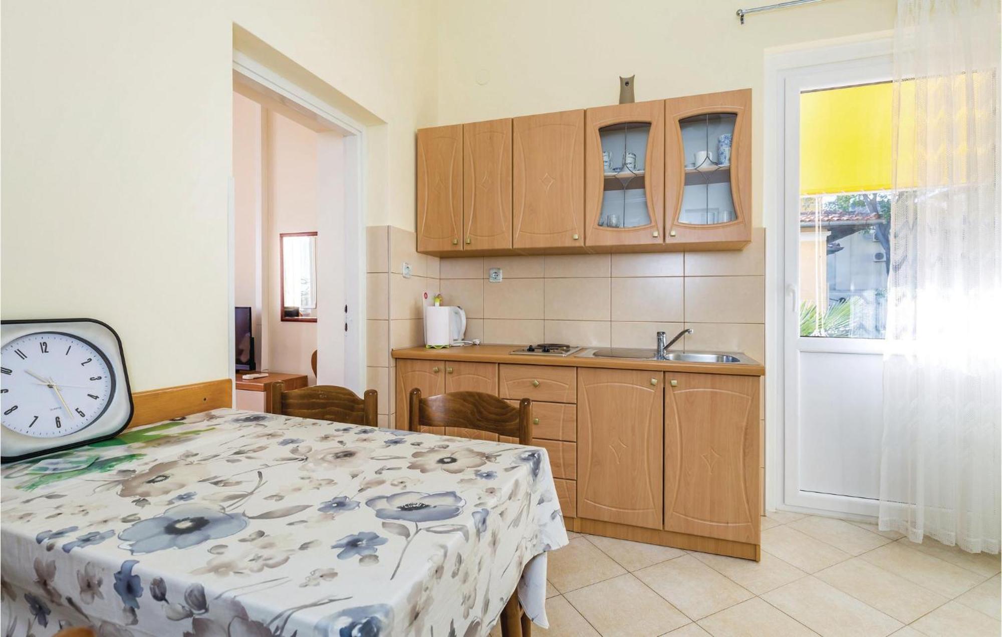Stunning Apartment In Lovran With Kitchen المظهر الخارجي الصورة